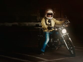 Van contra motociclistas irrespetuosos