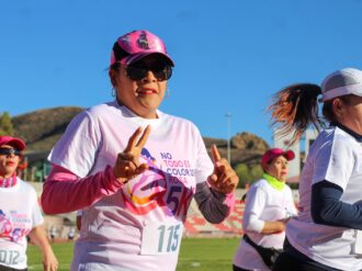 Realizan carrera para concientizar sobre el cáncer