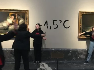 Protestan por incumplimiento del Acuerdo de París con obra de Goya
