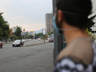 A dos años de pandemia, estudios revelan cómo la covid-19 afectó a los jóvenes