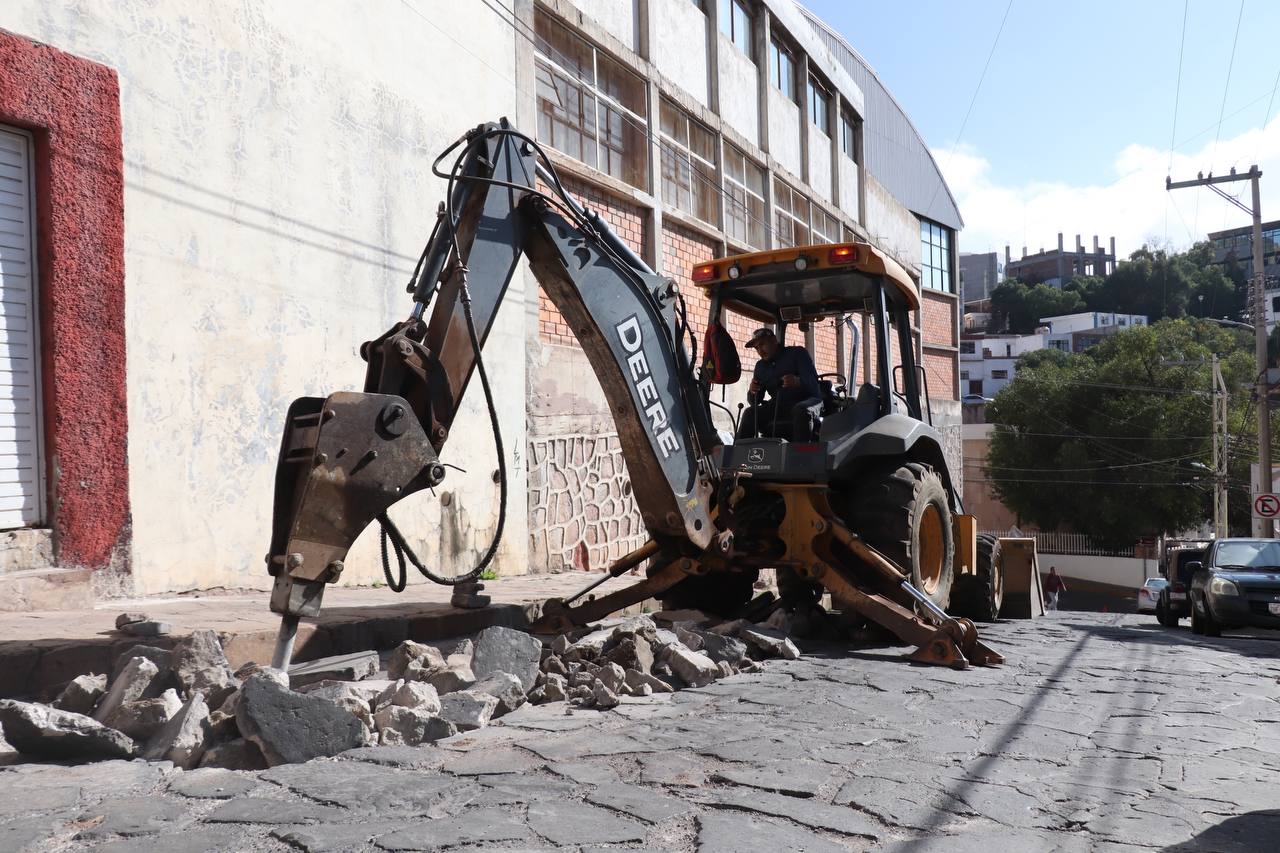 Invierten 2.5 millones en bacheo