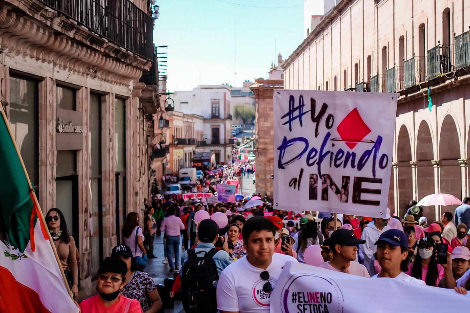 Se unen zacatecanos a defensa del INE