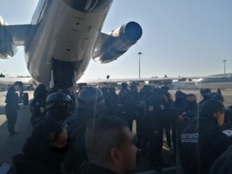 Mandan a 127 reos a penales federales