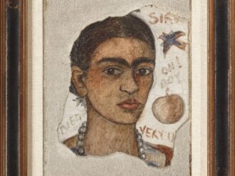 Venden autorretrato de Frida Kahlo que la artista tiró a la basura en 1933