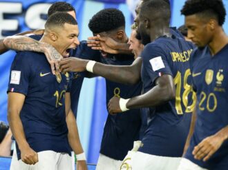 Francia, primer clasificado a octavos de final