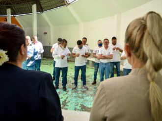 Entregan anteojos a 200 reos de cuatro penales