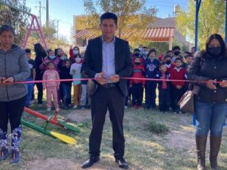 Le cumple Mario Córdova a estudiantes de El Durazno