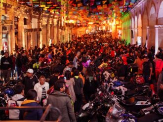 Participan 3 mil motociclistas en el 9no desfile nocturno de Día de Muertos