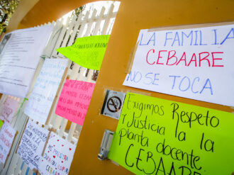 Toman el CEBAARE; exigen permanencia de los docentes