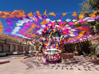 Invade espíritu festivo el Centro Histórico