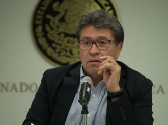 No busco espacios políticos en la oposición: Ricardo Monreal