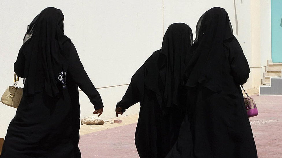 «Tengo mucho miedo, pero sólo quiero que la gente sepa que existimos»: la vida en Qatar de una mujer trans