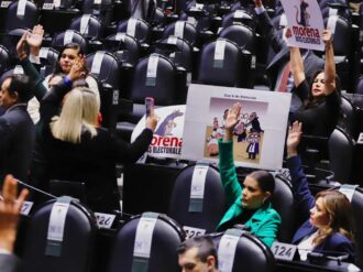 Reciben diputados minuta del Plan B electoral; inicia debate en el pleno