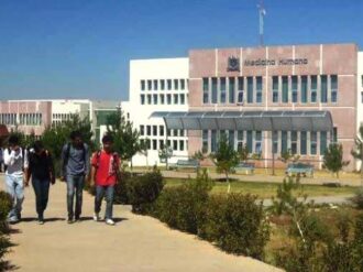 Abogan diputados por internos de Medicina