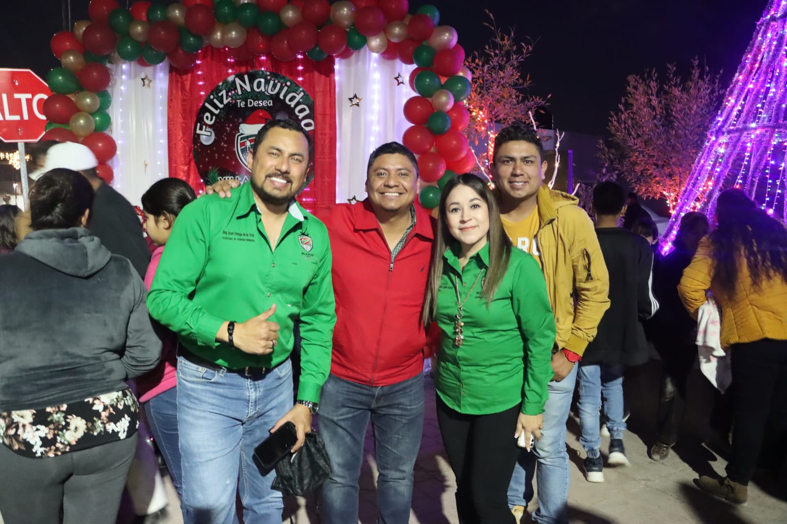 Iluminan la Navidad en Chupaderos