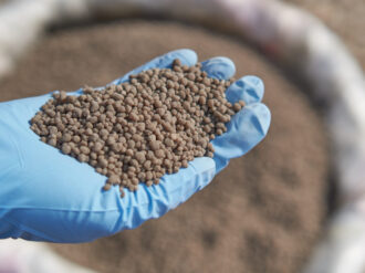 Entregan biofertilizante a 300 productores de Río Grande 