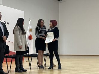 Reconocen labor de 334 trabajadores de Salud 