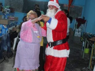 Dan amor a los corazones de los abuelitos