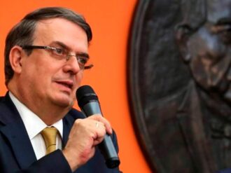 Debatir no implica romper la unidad: Ebrard a Morena 