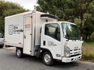 Entregan vehículo con refrigeración al DIF de Río Grande 