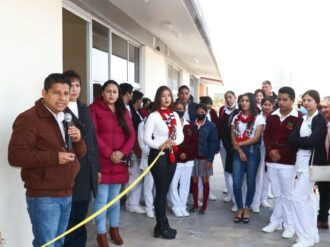 Entrega gobierno de Río Grande 2 aulas en el CECyTEZ