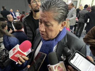 Monreal dice no a peticiones de maestros, del Issstezac y de la UAZ