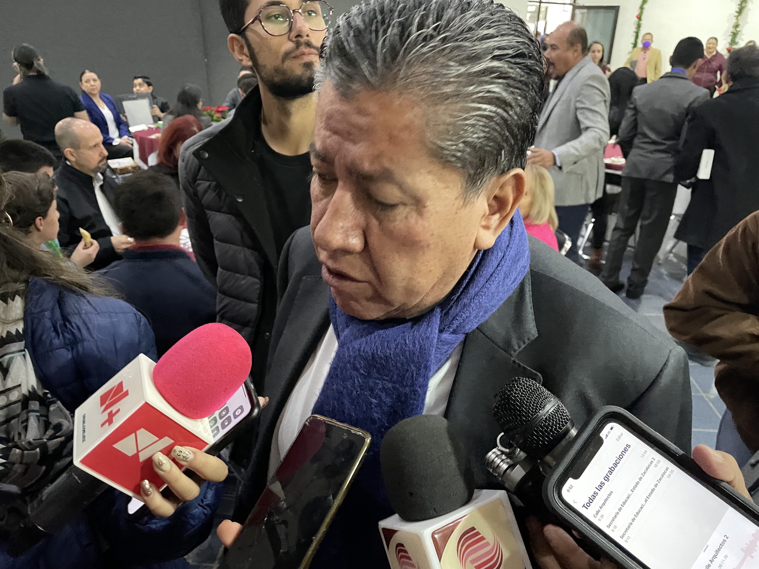 Monreal dice no a peticiones de maestros, del Issstezac y de la UAZ