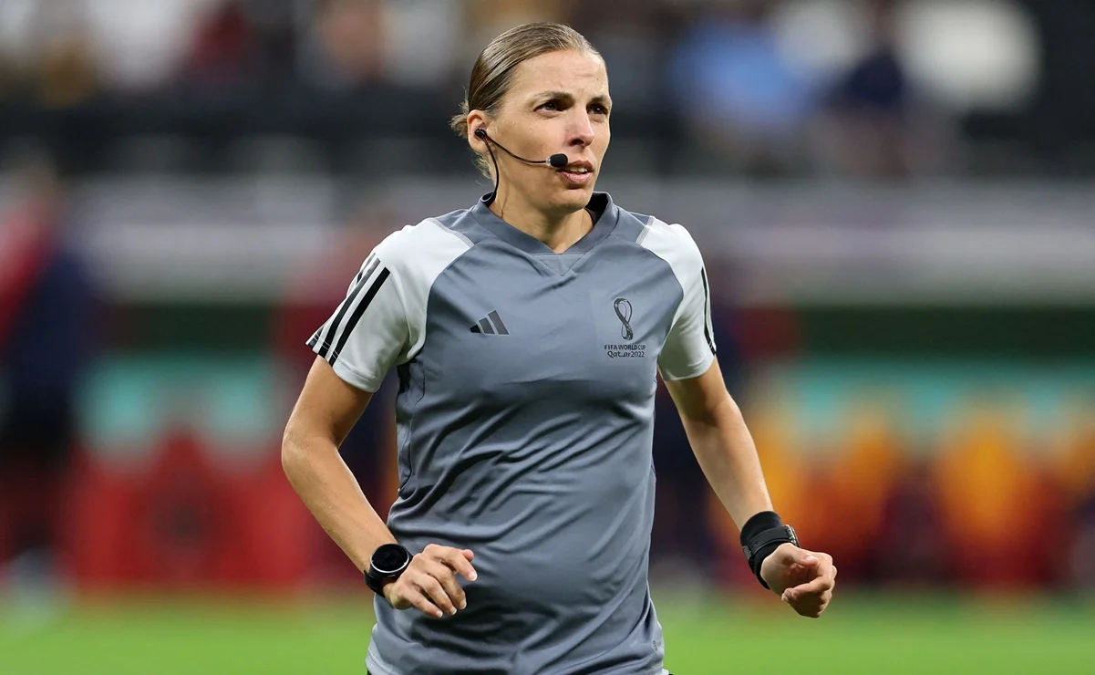Stéphanie Frappart, primera mujer en dirigir en un Mundial varonil