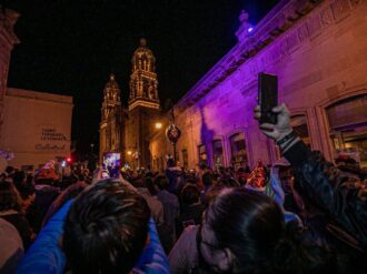 Inauguran encendido navideño en el Centro Histórico