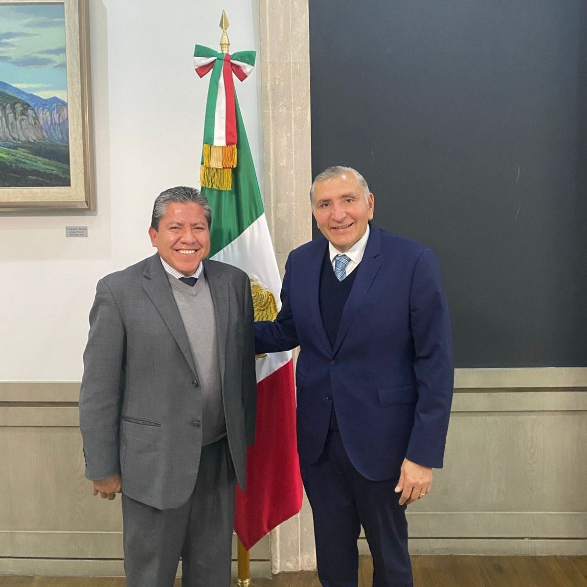 En el olvido, promesa de Adan Augusto a jubilados del Issstezac