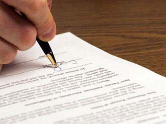 Entregan escrituras a familias de Guadalupe