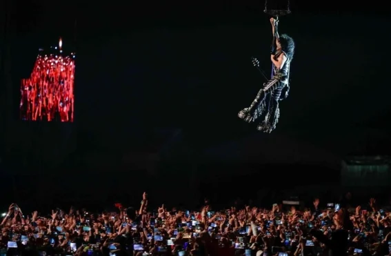 «Hell and Heaven»: Kiss se despide de México ante 65 mil fans