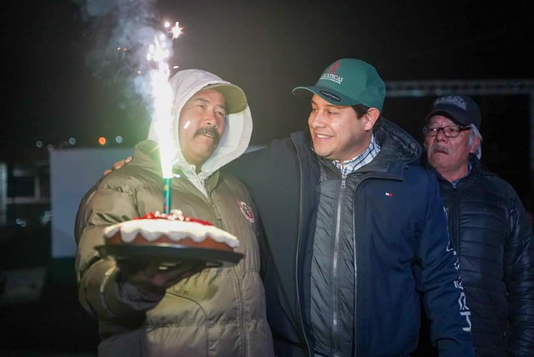 Escucha alcalde capitalino las necesidades de su personal