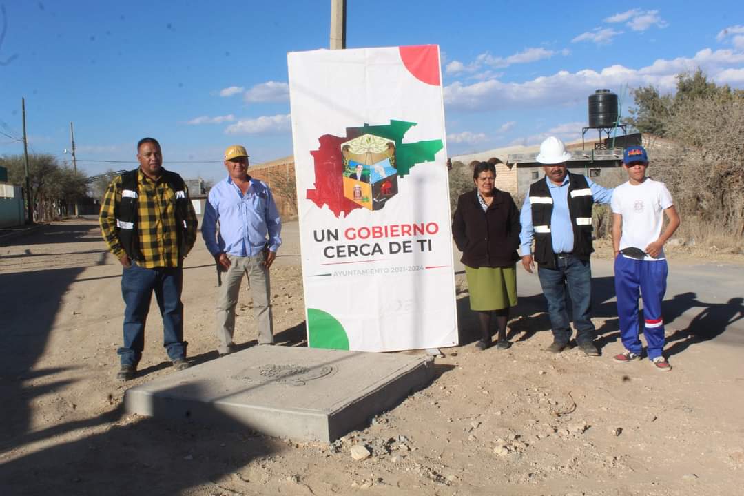 Entrega alcalde drenaje en San Antonio del Ciprés 