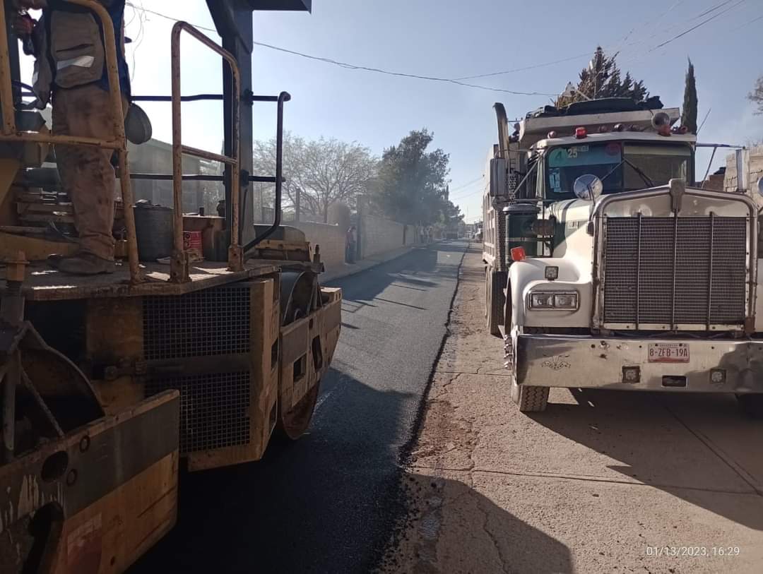 Pavimentan varias comunidades de Pánuco