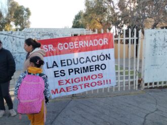 Exigen docentes en escuela de Sauceda de la Borda
