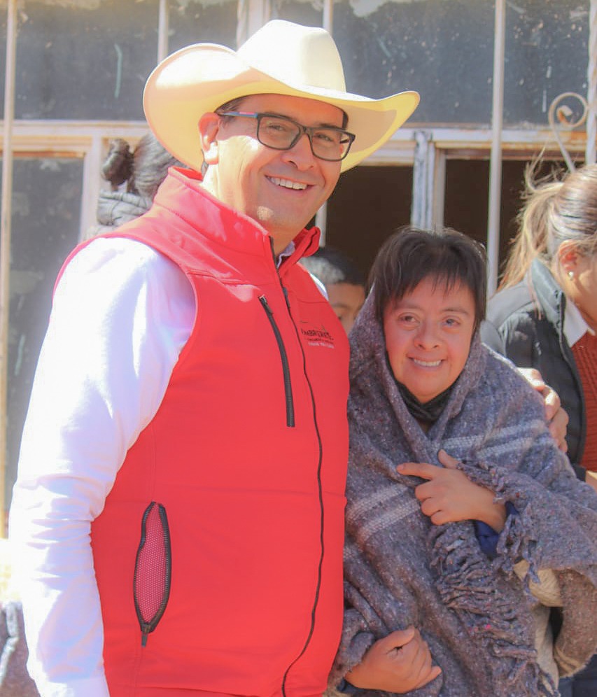 Entregan apoyos invernales en Ejido Independencia 