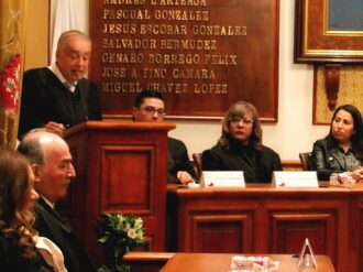 Rinde Arturo Nahle su tercer informe 
