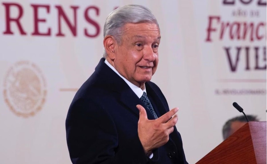 AMLO se tituló de la UNAM sin el dominio del inglés