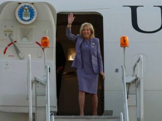 Arriba al AICM Jill Biden, primera dama de Estados Unidos