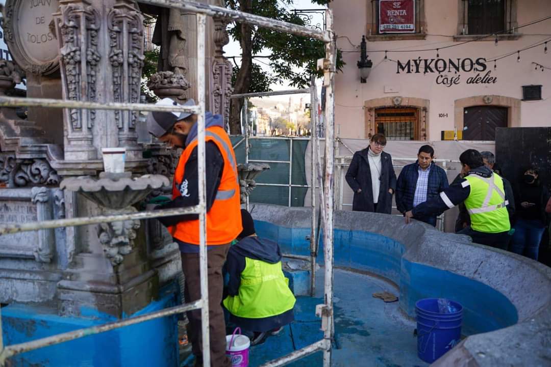 Supervisa Jorge Miranda trabajos en la Fuente de los Conquistadores