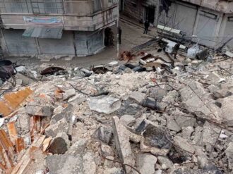 Ayuda no fluye a Siria; cifra de muertos rebasa los 15 mil