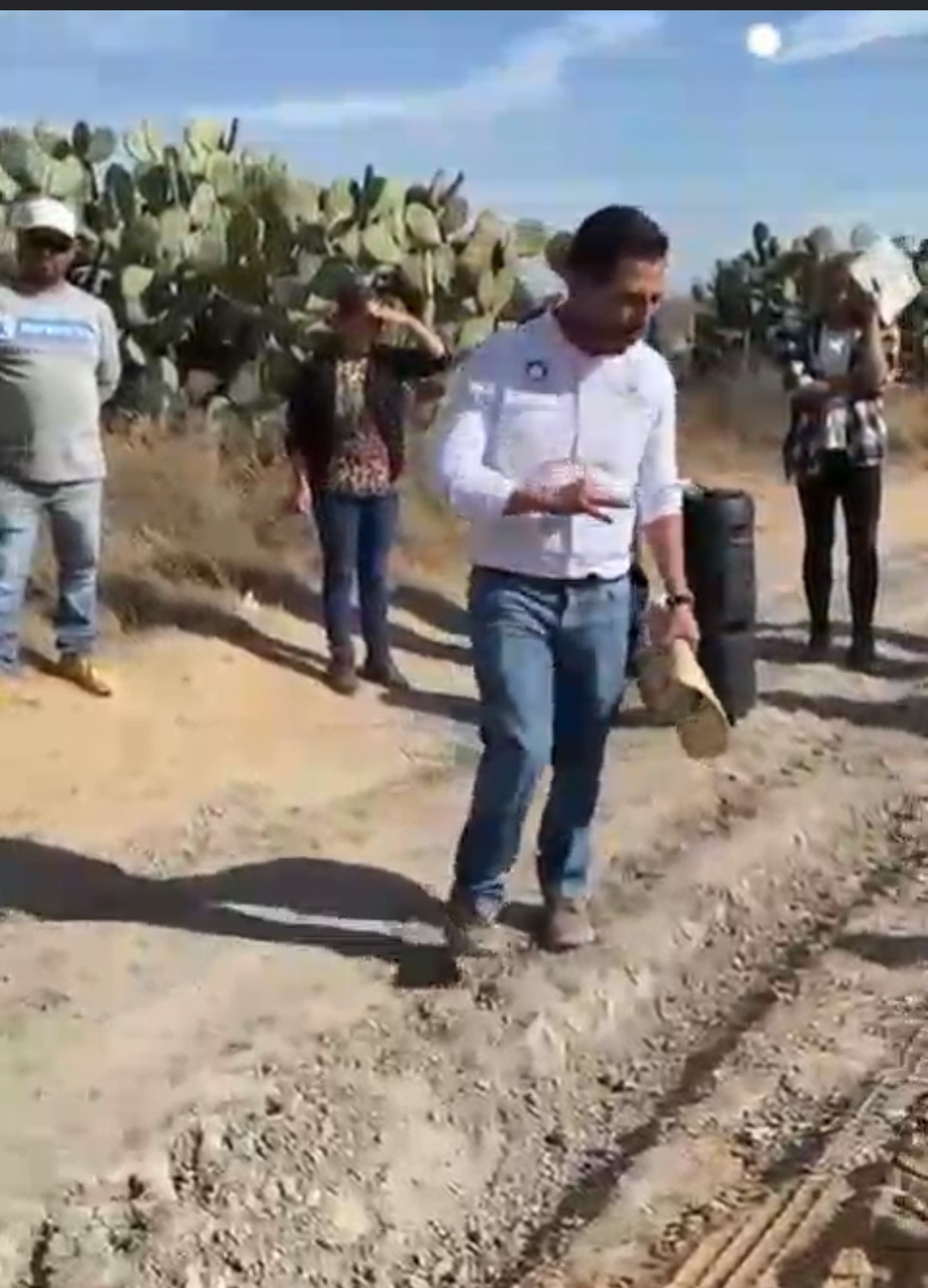 Tras años de espera tienen agua en La Calerilla, Pinos