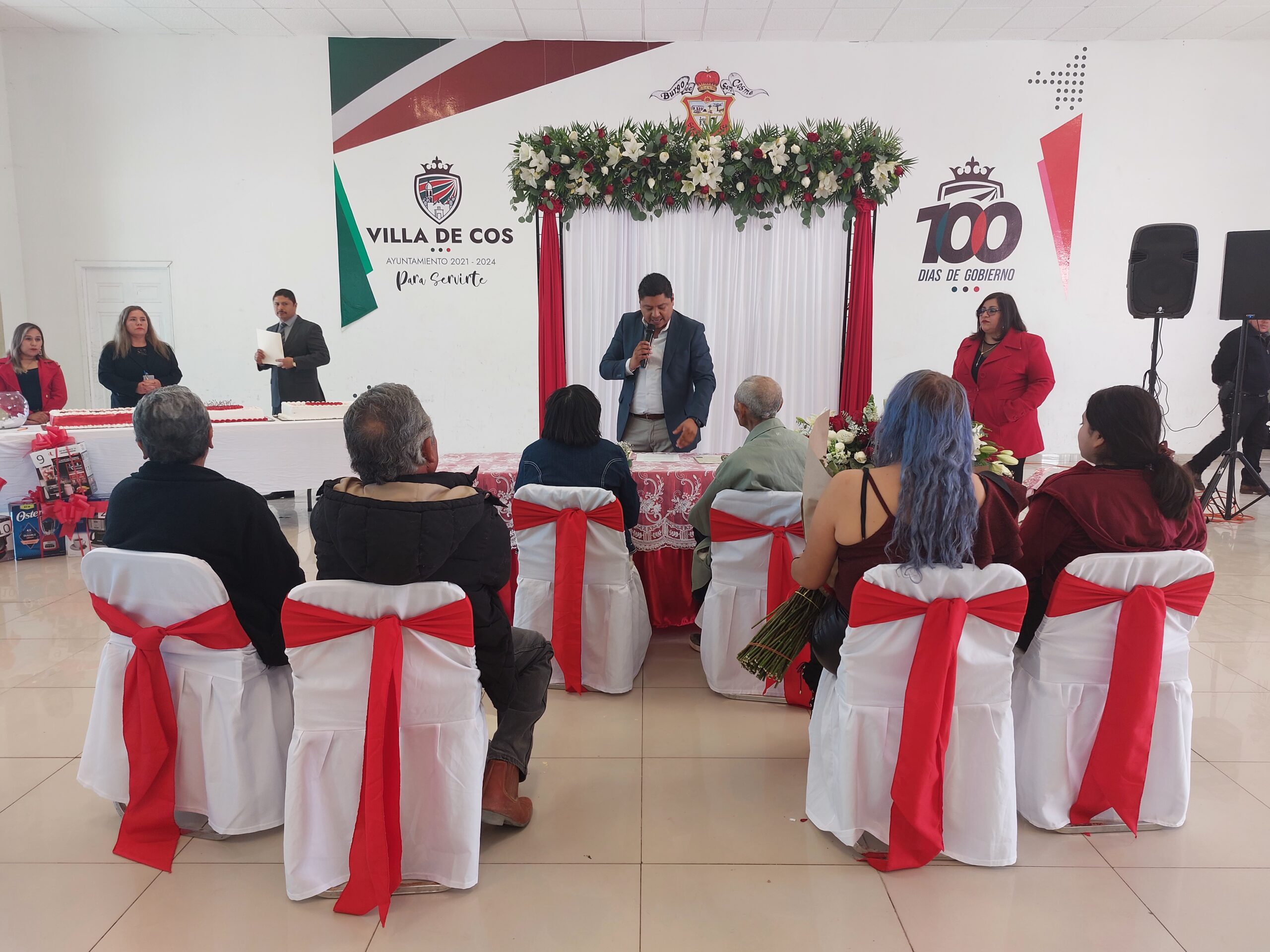 Se dan el ‘sí’ 21 parejas en Villa de Cos