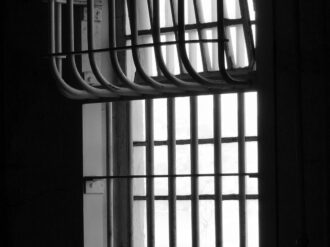 Escocia suspende traslado de presos transgénero con antecedentes de violencia sexual a cárceles de mujeres