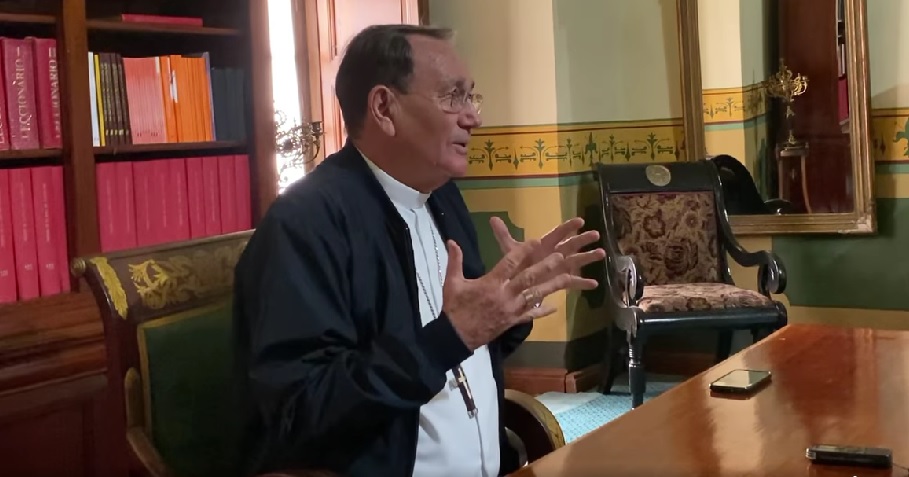 Exigen feministas separación entre Iglesia y Estado