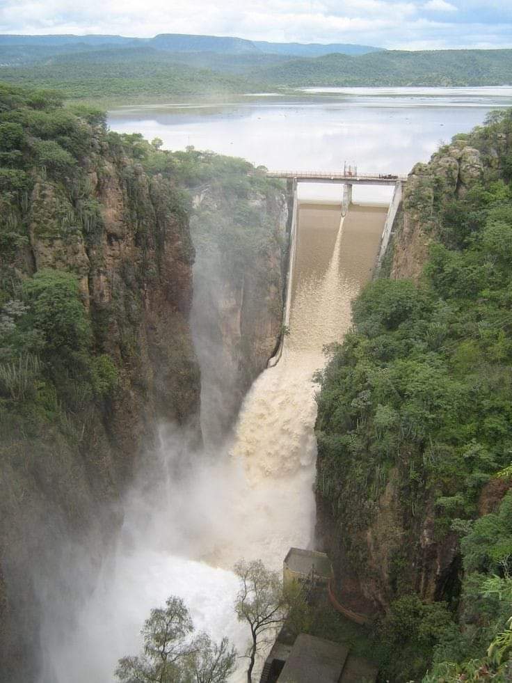 Batallan 287 mil 733 zacatecanos por el suministro de agua