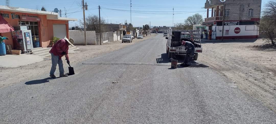 Siguen los trabajos de bacheo en Pánuco