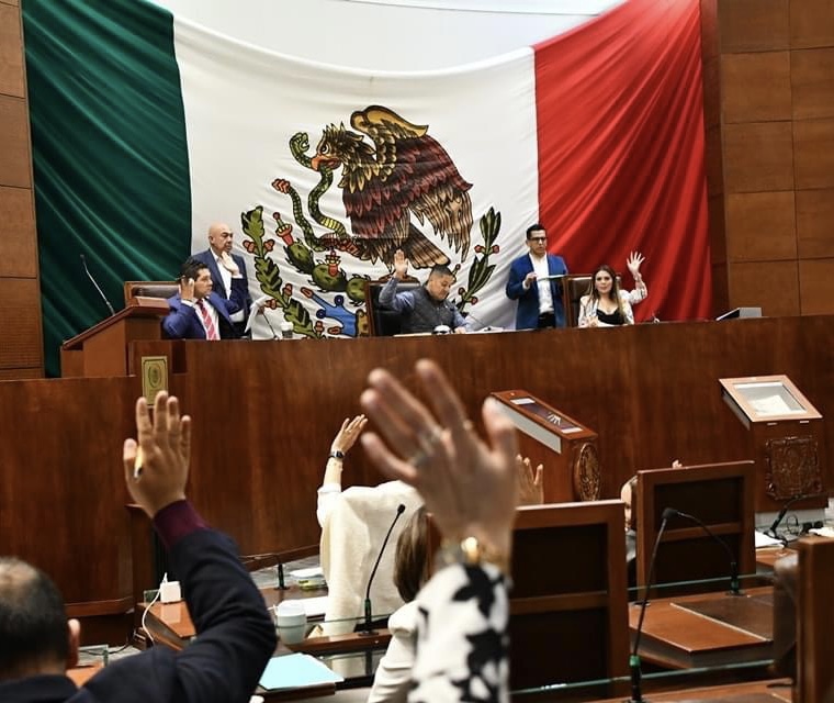 Aprueban revocación de mandato y reducen magistraturas del Trijez