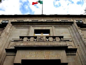 Admite SCJN controversia del INE contra el Plan B 